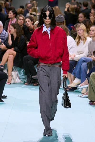 Look 13
